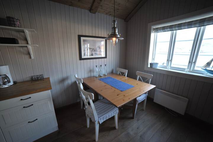 Room 47 of 142