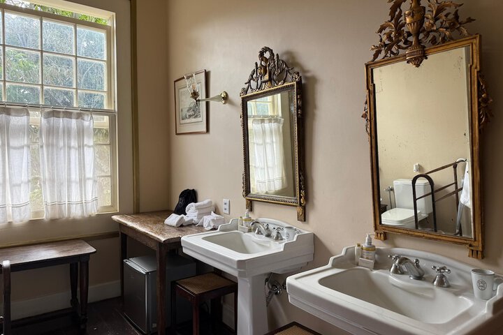 Room 4 of 48