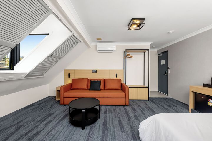 Room 19 of 47