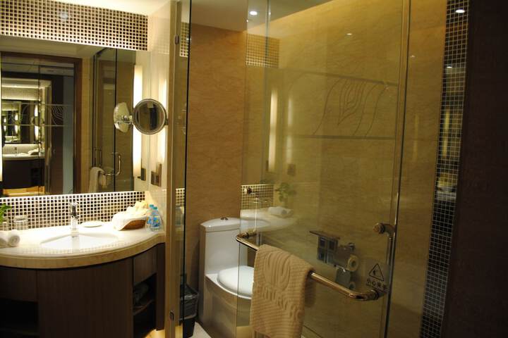 Room 27 of 51