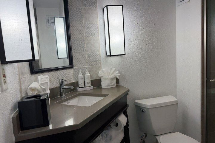 Room 16 of 29