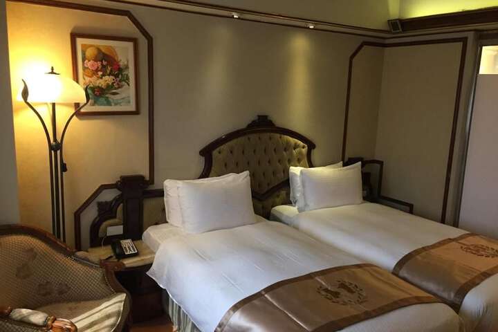 Room 30 of 40