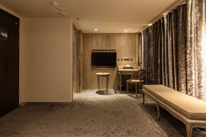Room 25 of 59