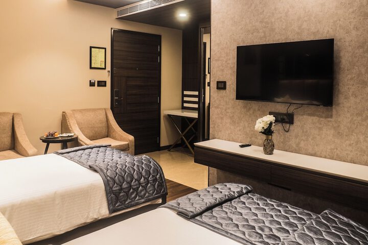 Room 9 of 43