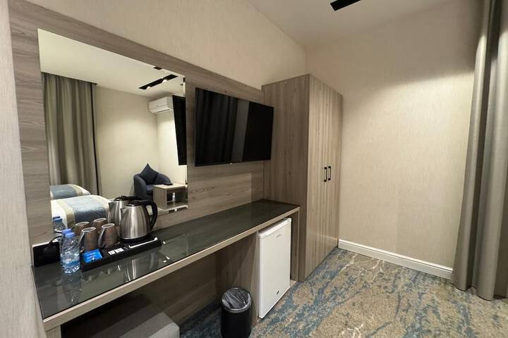 Room 17 of 32