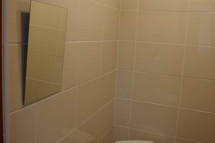 Room 10 of 25