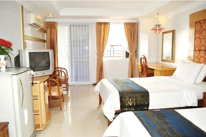 Room 26 of 40