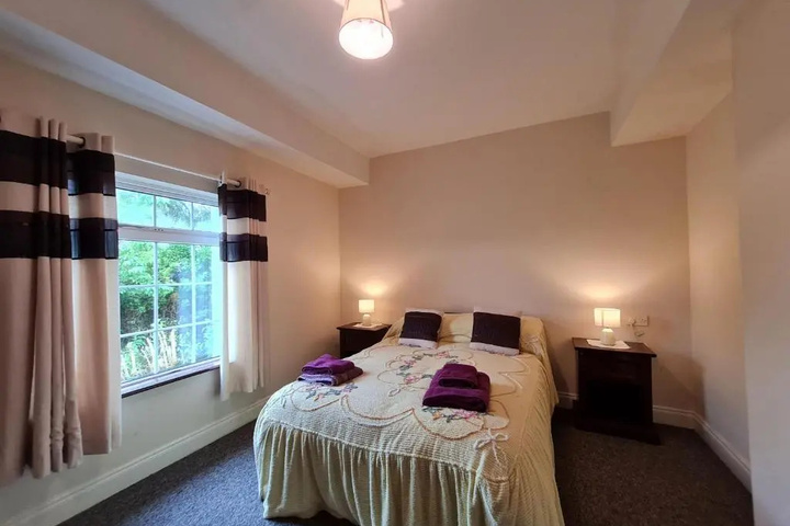 Room 2 of 2