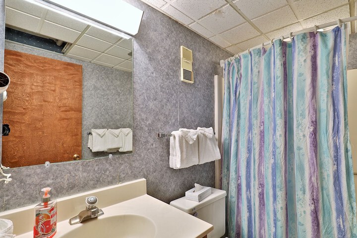Room 84 of 234