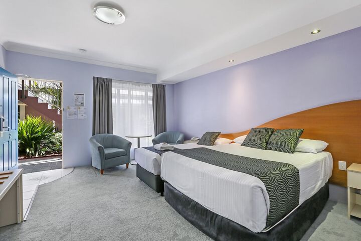 Room 7 of 80