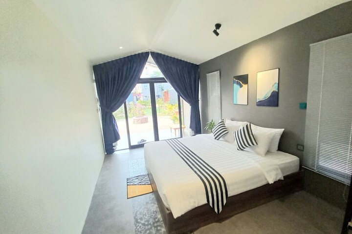 Room 28 of 161
