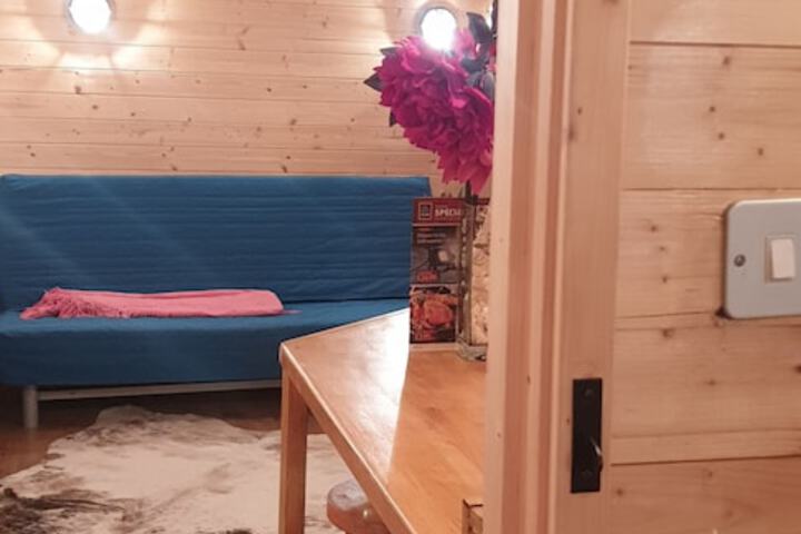 Room 6 of 13