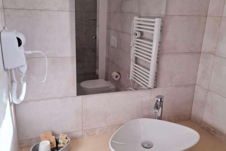 Room 29 of 96