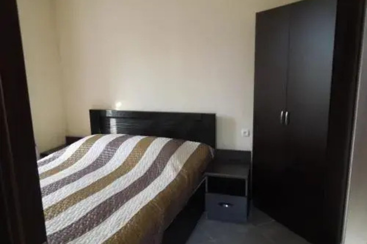 Room 2 of 10