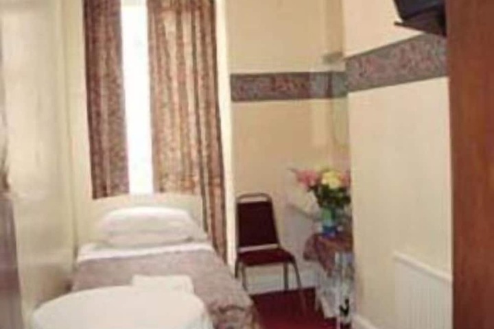 Room 11 of 20