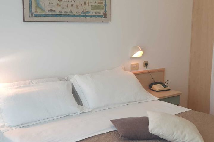 Room 17 of 63
