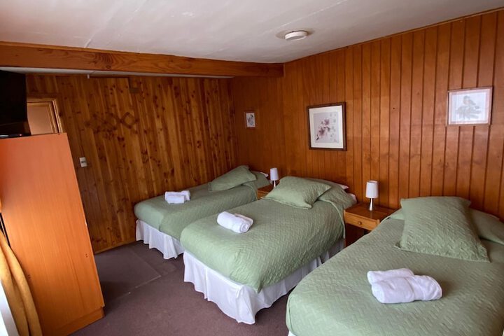 Room 4 of 17
