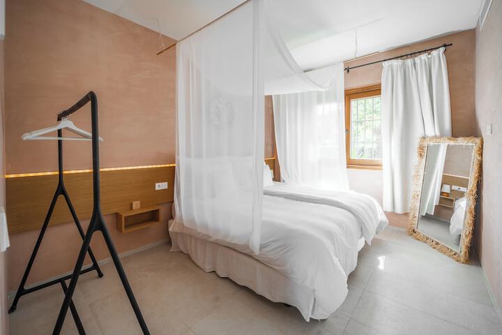 Room 27 of 135