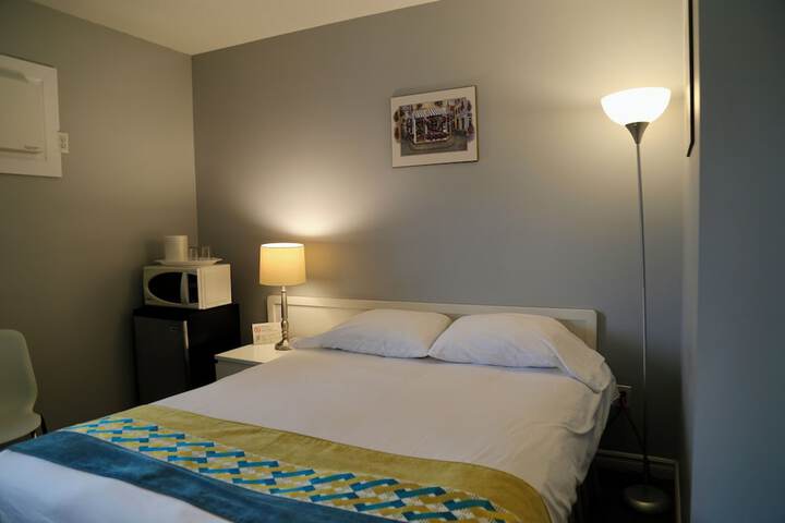 Room 6 of 20