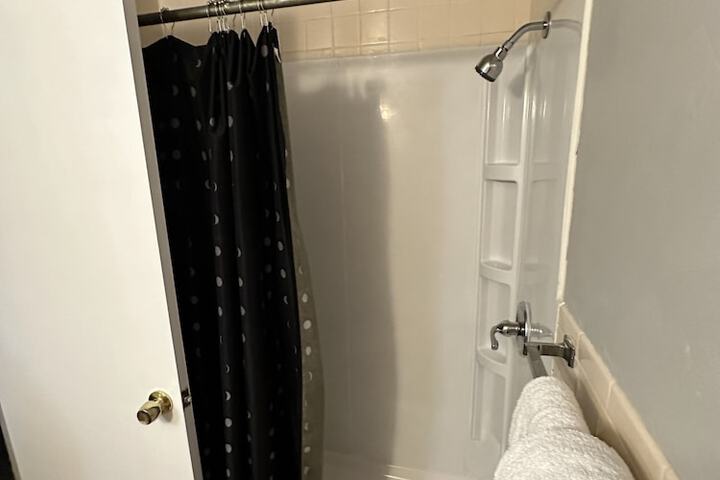 Room 6 of 7
