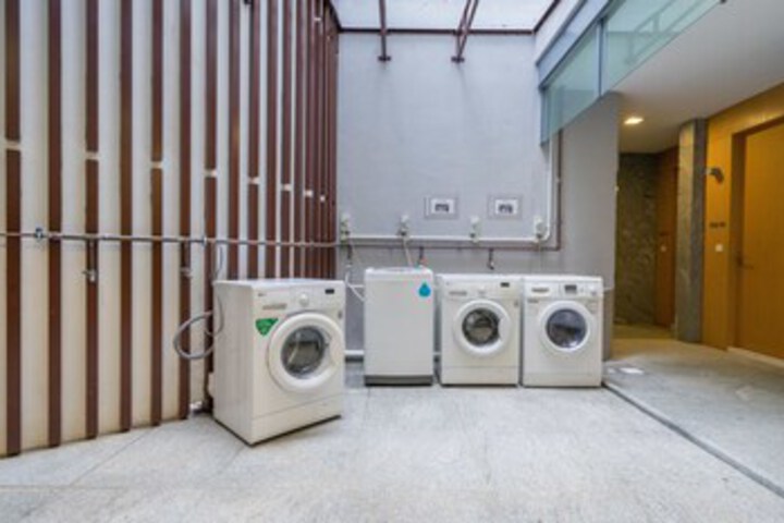 Room 5 of 12