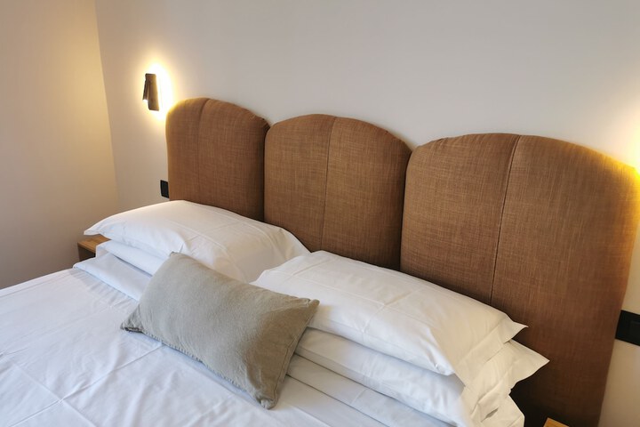 Room 6 of 54