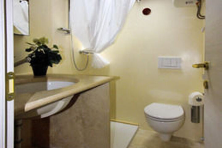 Room 2 of 19
