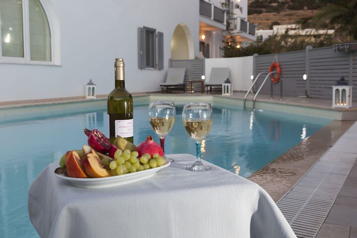 Hotel Pool
