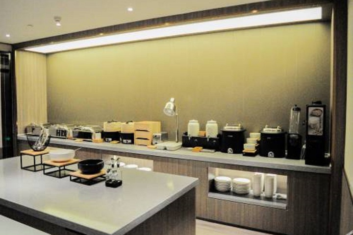 HanTing Hotel (Shahe Railway Station)