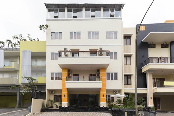 RedDoorz Plus at Boulevard Residence BSD