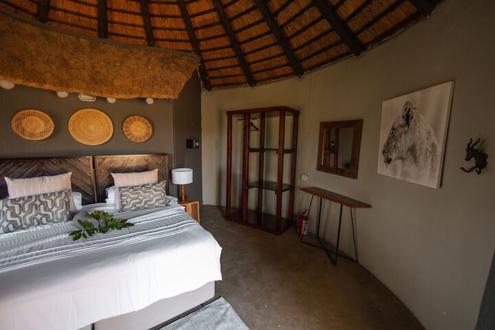 Room 3 of 46