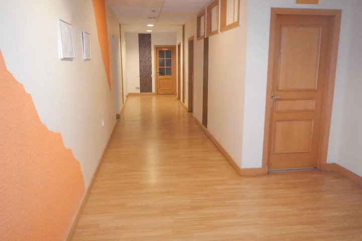 Room 8 of 9