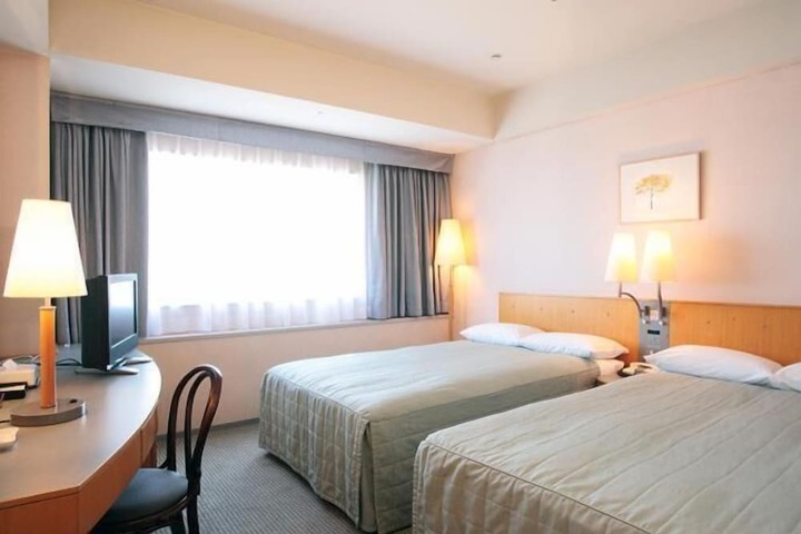 Room 5 of 48
