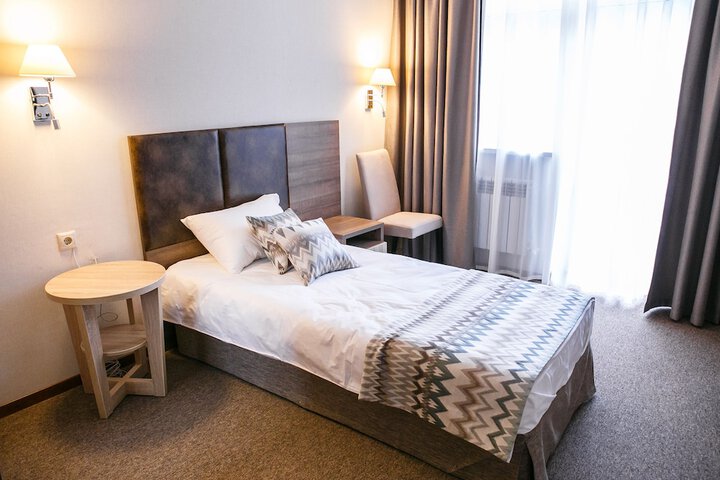 Room 8 of 48