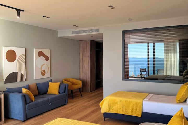 Room 38 of 80