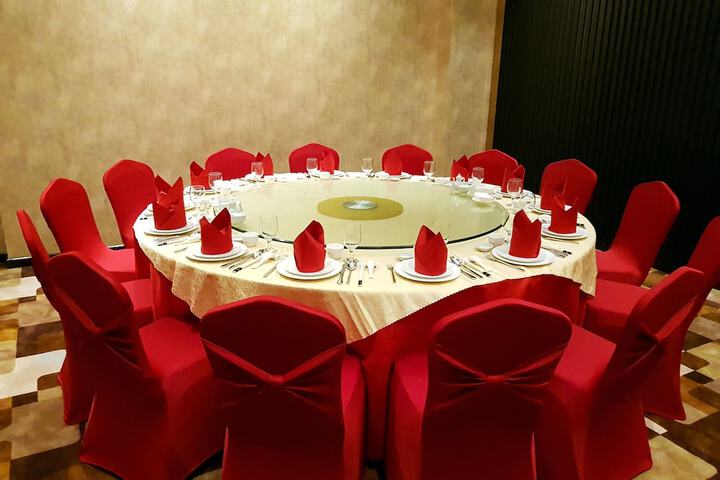 Ballroom/Hall 48 of 60