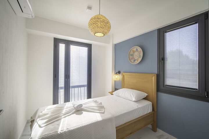 Room 5 of 28