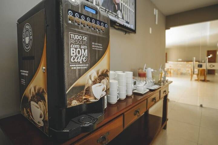 Breakfast/Coffee Service 18 of 44
