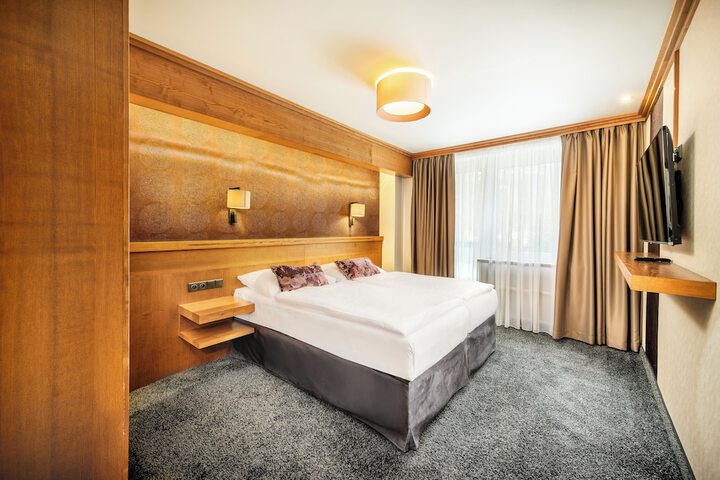 Room 33 of 119