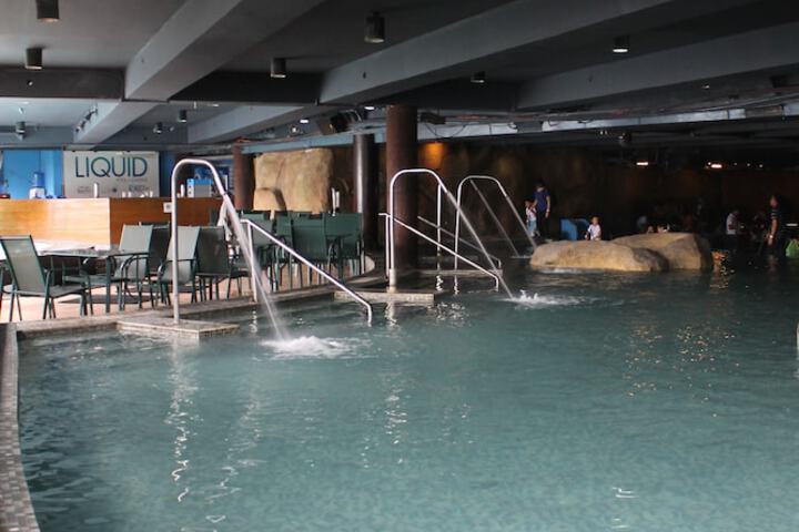 Pool 152 of 204