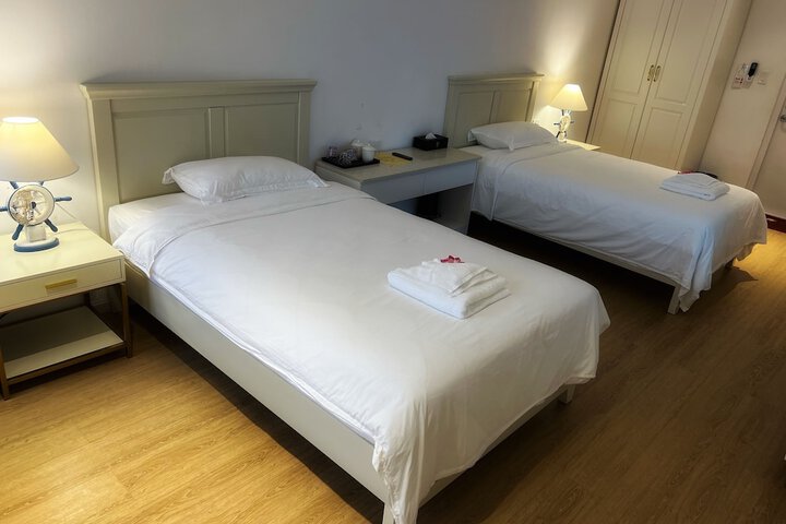 Room 6 of 45