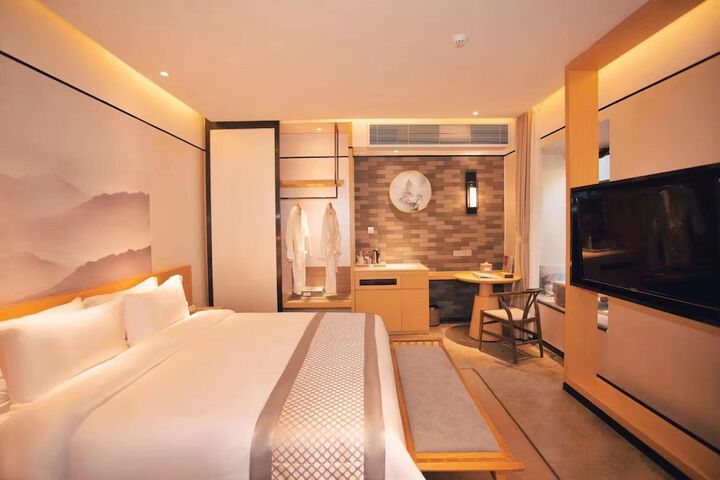 Room 7 of 46