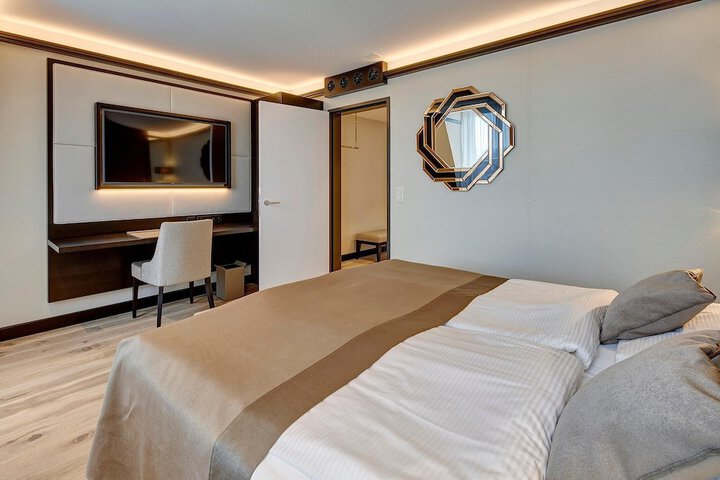 Room 79 of 146