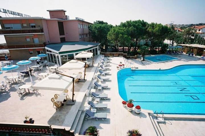 Hotel Numana Palace