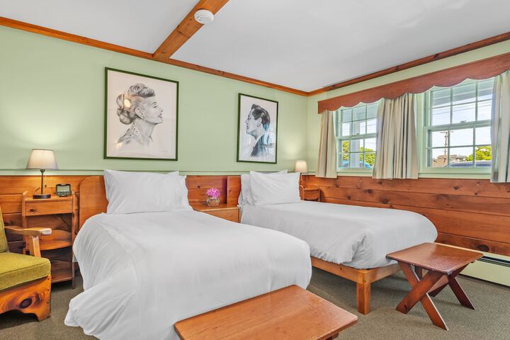 Room 4 of 27