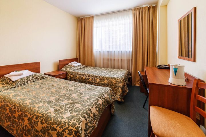 Room 15 of 33