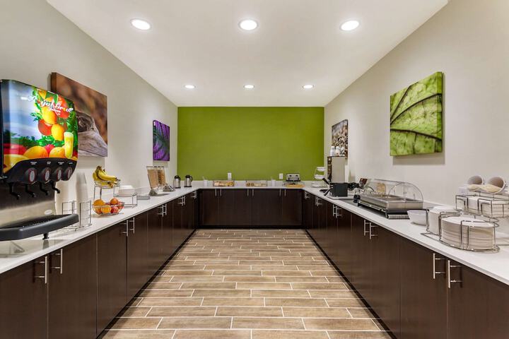 Breakfast area