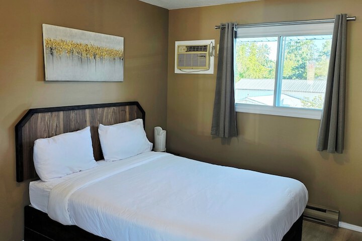 Room 4 of 43