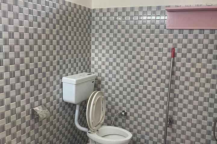 Room 26 of 34