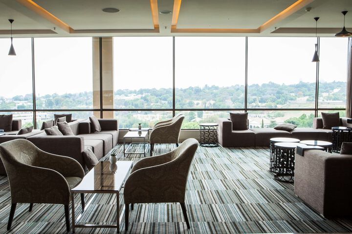 Lounge 35 of 45